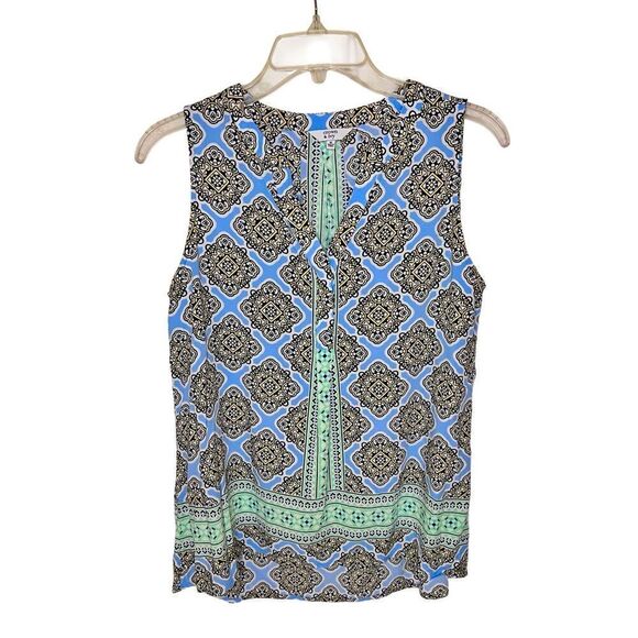 crown & ivy Tops - Crown & Ivy Women’s Blue White Trellis Summer Tank Sleeveless Blouse Size Medium